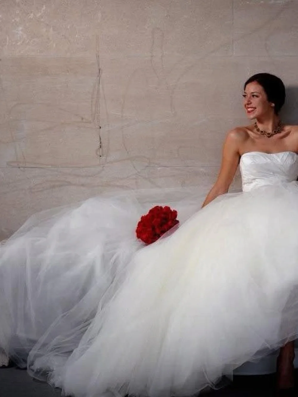 vera wang vintage wedding dress Tulle Empire Waist Column Gown l Preowned l Los Angeles Vera Wang Original 1997 Collection